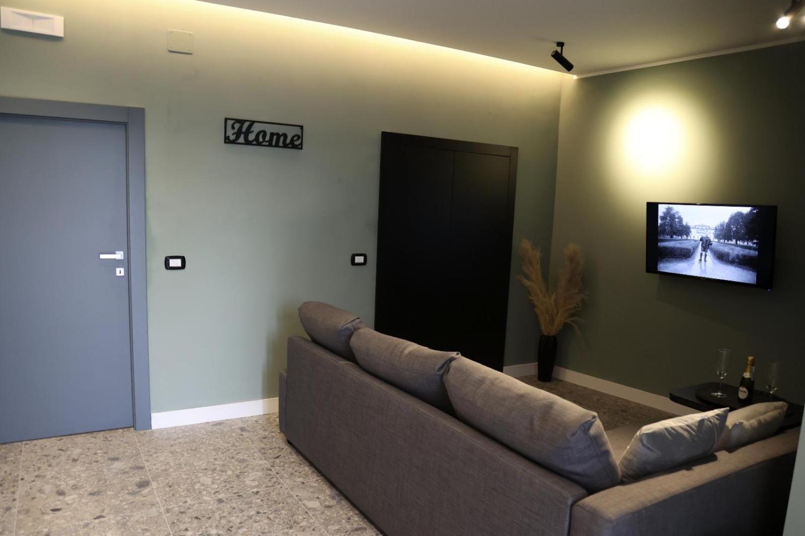 Gate 16 Room Napoli Luaran gambar